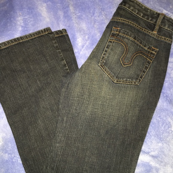 LOFT Denim - 3/$15🌹Loft light faded curvy boot jeans