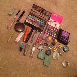 Huge makeup bundle