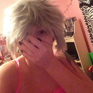 Gray/silver guy cosplay wig