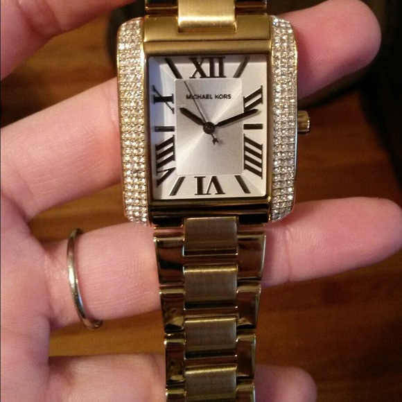 ❌ SOLD❌Michael Kors Emery Mid-Size Watch! - Picture 1 of 2