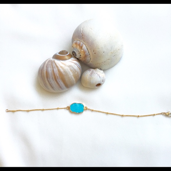 Turquoise charm on 14k gold satellite chain - Picture 1 of 1