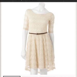 Hi-low cream color ,3/4 sleeve lace dress!