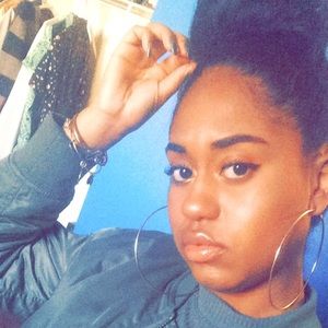 Meet your Posher, Taylor