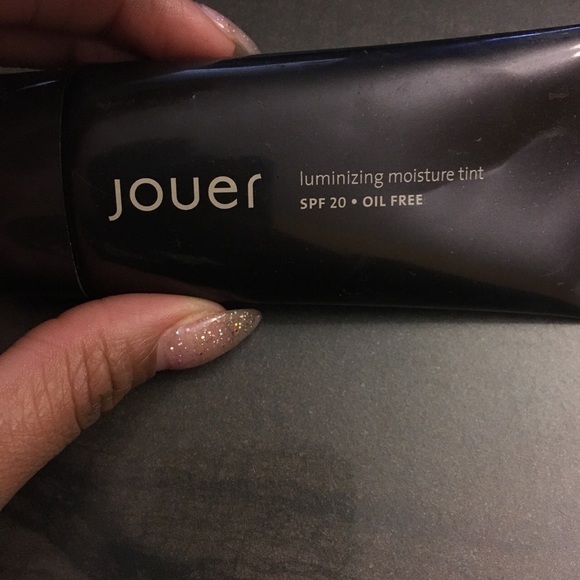 Luminizing tinted moisturizer