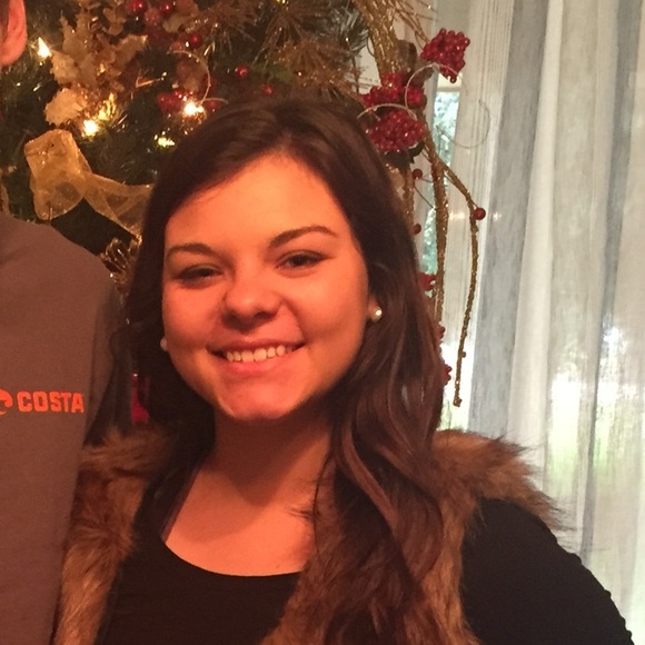 Meet your Posher, Alexis