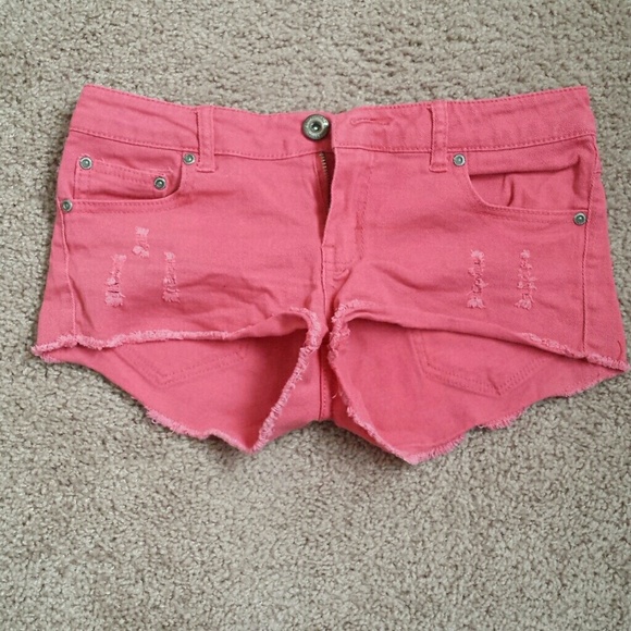 Pink shorts - Picture 1 of 2
