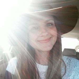 Meet your Posher, Becca
