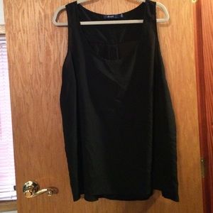 Long black top. Great with leggings!!