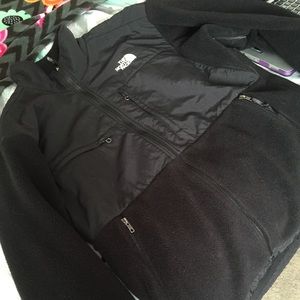 MEN'S NORTH FACE BLACK DENALI JACKET (large)