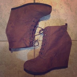 Mossimo hidden heel bootie