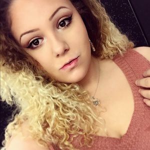 Meet your Posher, Hailea