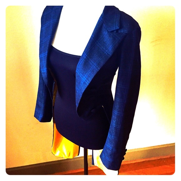 Contrarian Taylor Coat !