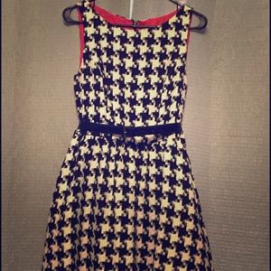 Jessica Simpson dress. Size 10. 1960's madmen.