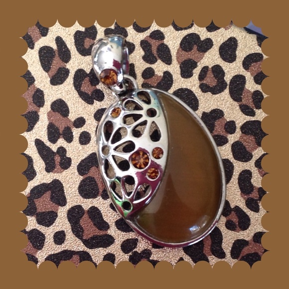 LIA SOPHIA PENDANT.   NWOT - Picture 1 of 3