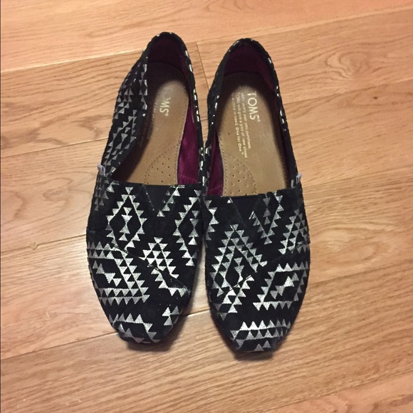 Toms velvet black with silver design