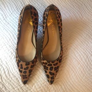 Cole Han cheers pumps