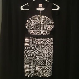 Bodycon PacSun aztec print zipper dress