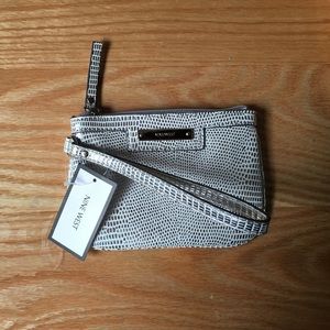 Nine West wristlet Nwt