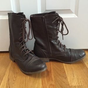 Combat boots