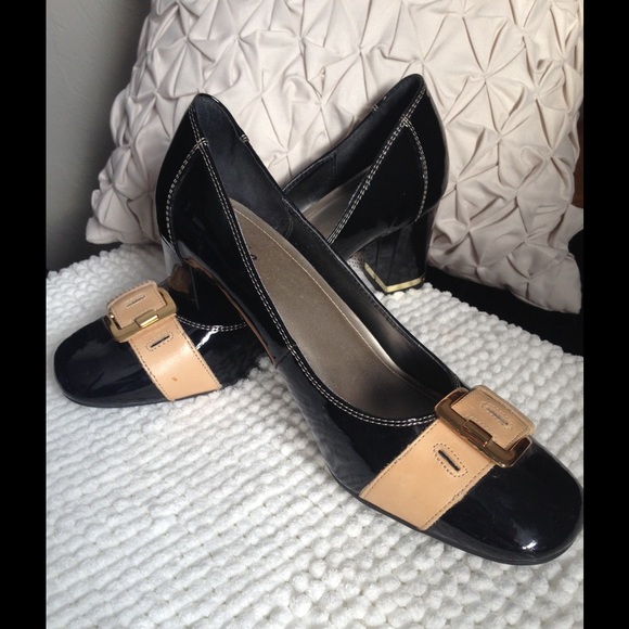 Leather buckle 2 1/2" pumps