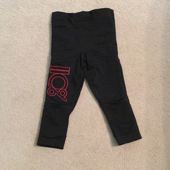 110% Compression running Capris