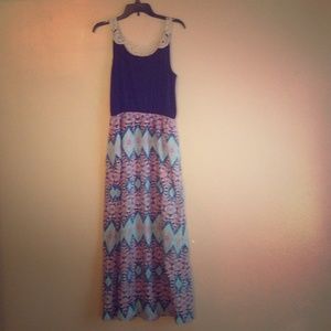 •SALE•Size large Aztec maxi dress