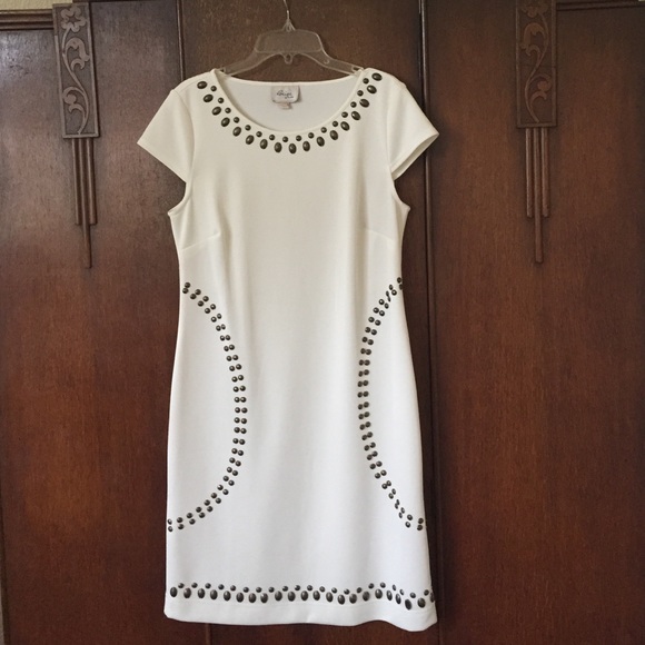 Beige by ECI