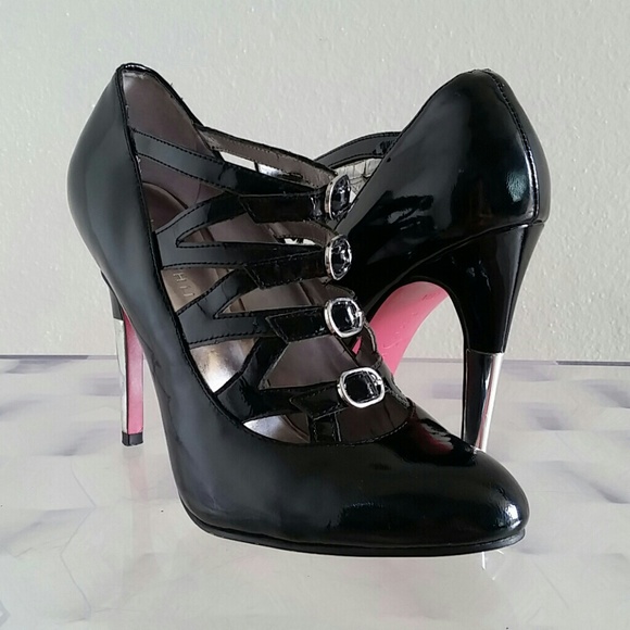 Strapped Pumps with Pink Soles!