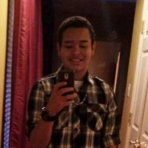 Meet your Posher, Carlos - Picture 1 of 1