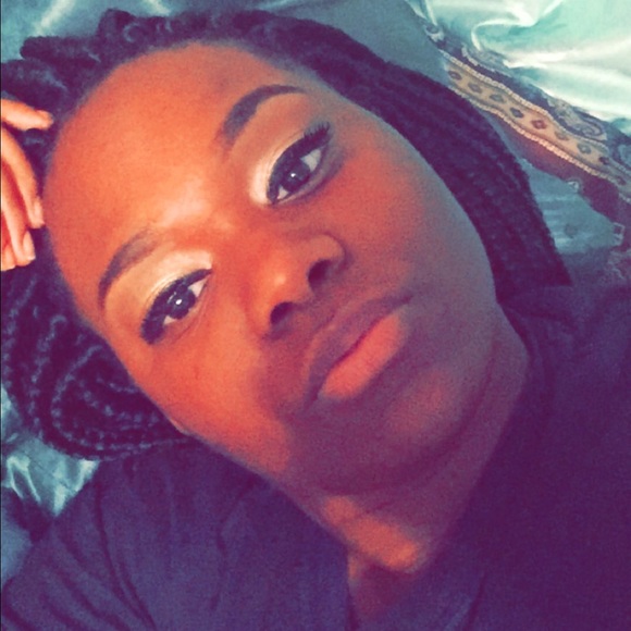 Meet your Posher, Alexus - Picture 1 of 1