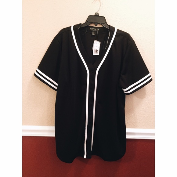 FOREVER21 baseball jersey shirt .
