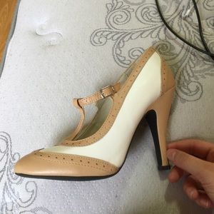 Dolce (from Francesca's) Oxford Heels size 8