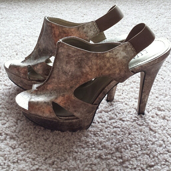 Lumiani heels - Picture 2 of 3