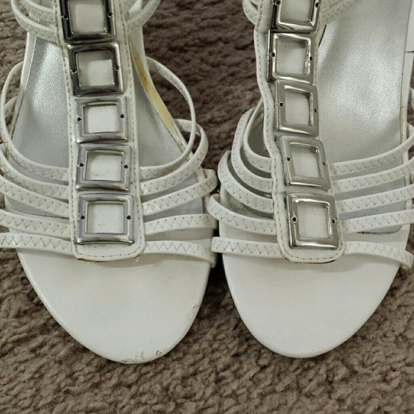 White heels - Picture 2 of 2