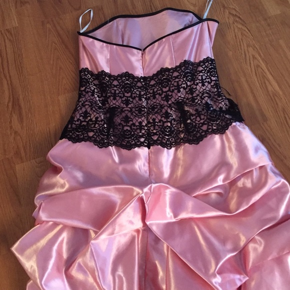 Beautiful pink satin Jessica McClintock dress - Picture 4 of 4
