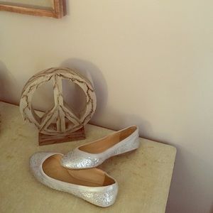 BRAND NEW still with sticker Gianni Bini Flats!