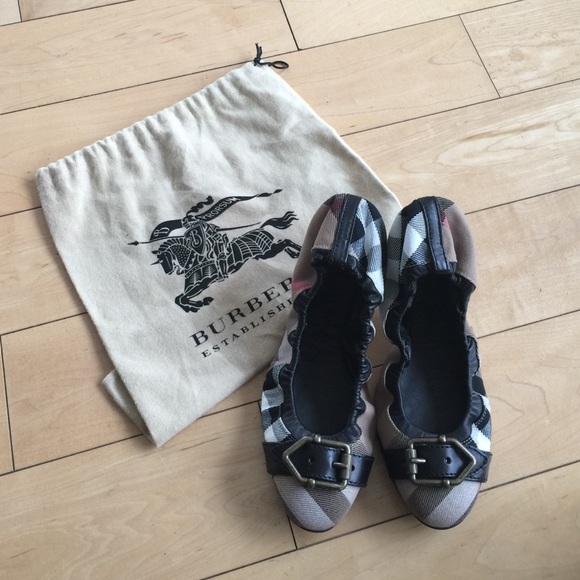Authentic Burberry Flat 7/7.5