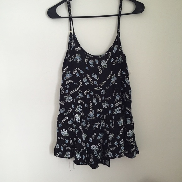 Adorable Brandy Melville open back tunic