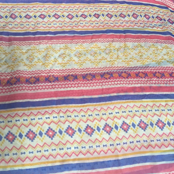 Stylish Patterned Infinity Scarf - Picture 2 of 3