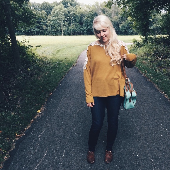 Meet your Posher, Kristen - Picture 2 of 2