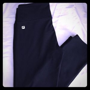 Fabletics crop with key holes