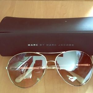 NEVER WORN gold Marc Jacobs aviators