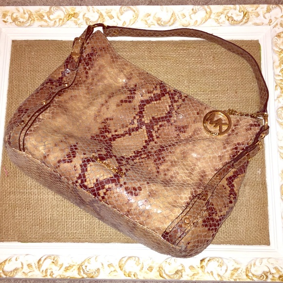 Michael Kors Embossed Leather Shoulder bag!