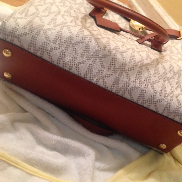 new - Picture 3 of 4