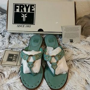 Frye Avery thong sandal Seafoam sz 9 NIOB