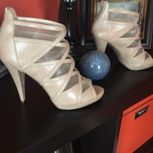 Camel colored/cream heels with zipper back