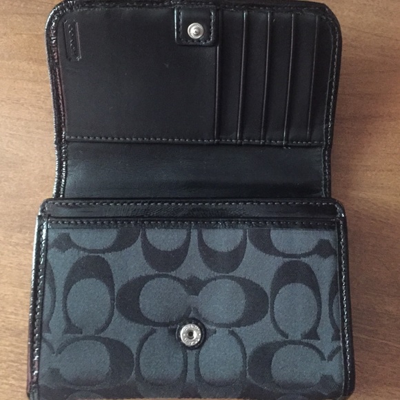 Coach wallet - Picture 2 of 3