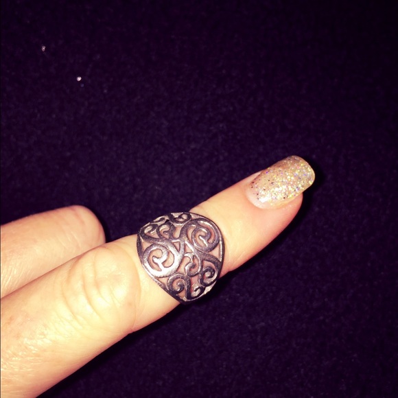 Silver ring - Picture 2 of 3