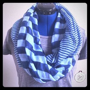 New York & Company Scarf