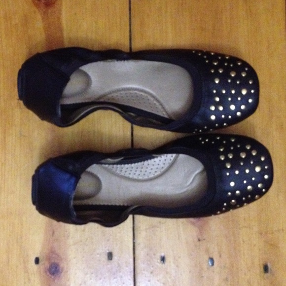 Naturalizer flats